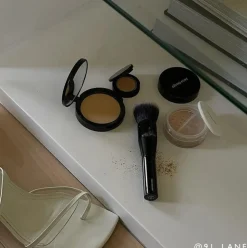 Satin Matte Foundation - Foundation in Form eines deckenden Mineralpuders